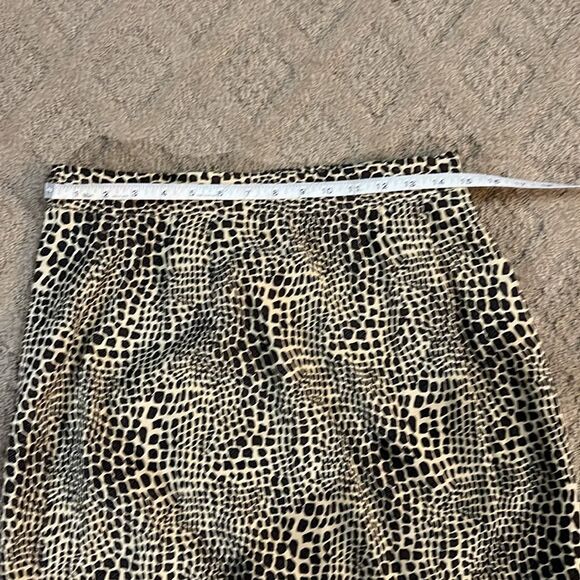 Alison Taylor 100% silk skirt fully lined size medium - Picture 2 of 9